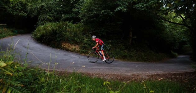 Cyclist-Hill-Climb-Chris-Kendall